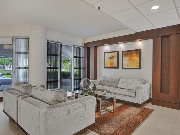 17700 N Bay Rd 608, Sunny Isles Beach FL 33160