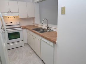 16531 NE 35th Ave 103, North Miami Beach FL 33160