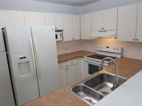 16531 NE 35th Ave 103, North Miami Beach FL 33160