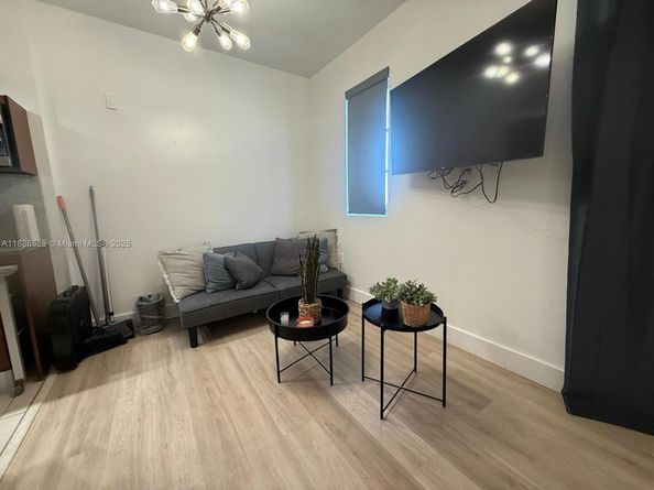 1036 Ocean Dr B303, Miami Beach FL 33139