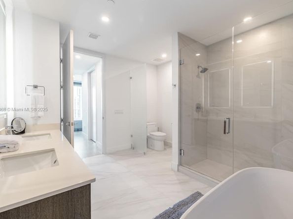 17550 Collins Ave 1003, Sunny Isles Beach FL 33160