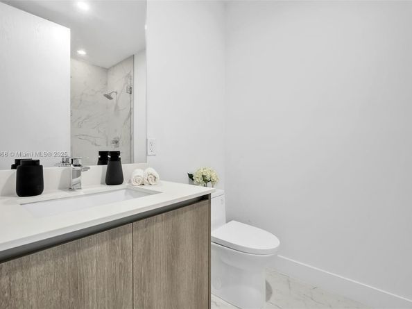17550 Collins Ave 1003, Sunny Isles Beach FL 33160