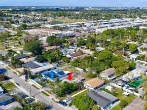 719 NE 37th St, Oakland Park FL 33334