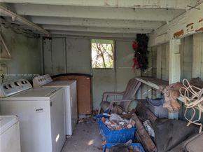 719 NE 37th St, Oakland Park FL 33334