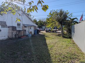 719 NE 37th St, Oakland Park FL 33334