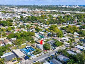 719 NE 37th St, Oakland Park FL 33334