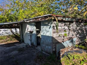 719 NE 37th St, Oakland Park FL 33334