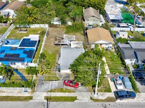 719 NE 37th St, Oakland Park FL 33334