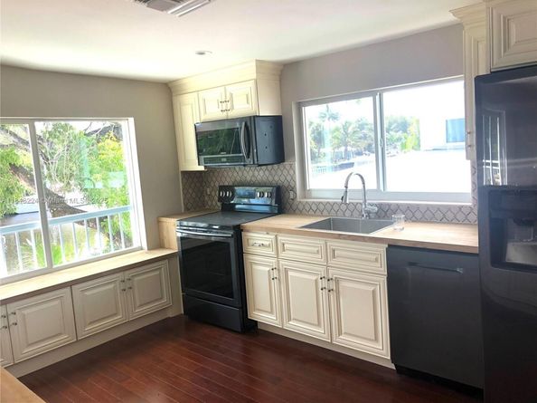 1524 Argyle Dr, Fort Lauderdale FL 33312