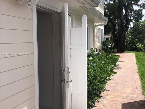 1524 Argyle Dr, Fort Lauderdale FL 33312