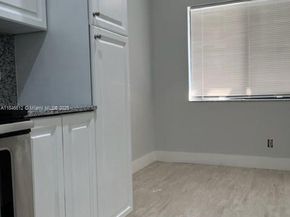 447 Lakeview Drive 5, Weston FL 33326