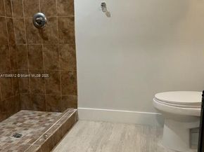 447 Lakeview Drive 5, Weston FL 33326