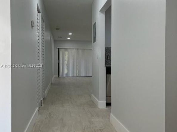 447 Lakeview Drive 5, Weston FL 33326