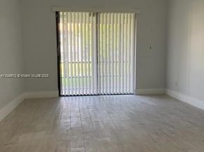 447 Lakeview Drive 5, Weston FL 33326