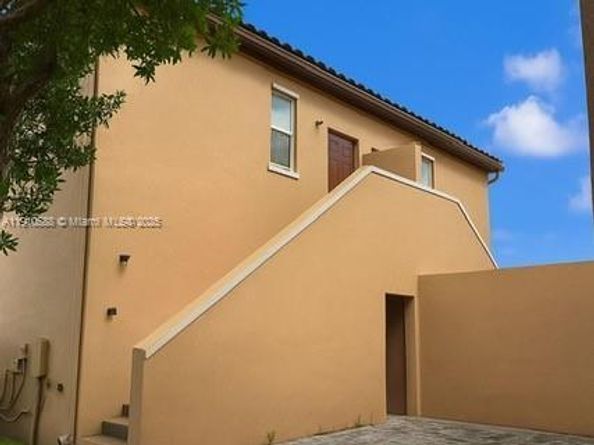 17025 SW 96th St, Miami FL 33196