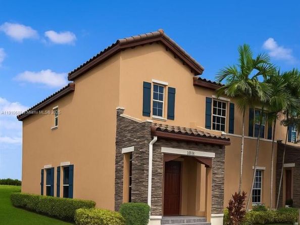 17025 SW 96th St, Miami FL 33196
