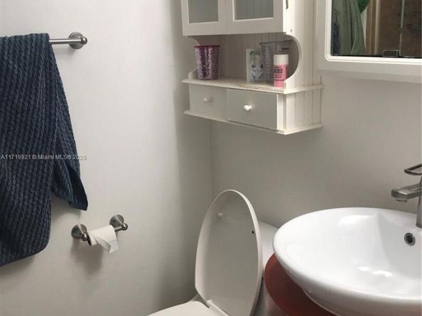 1951 Atlantic Shores Blvd 17, Hallandale Beach FL 33009