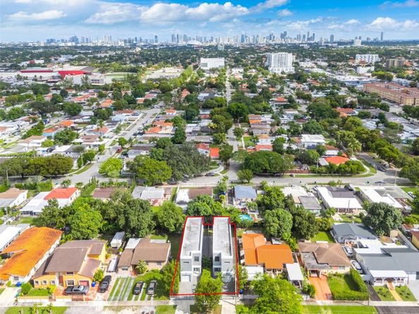 225 NW 40th Ct, Miami FL 33126