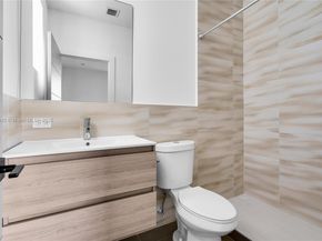 225 NW 40th Ct, Miami FL 33126