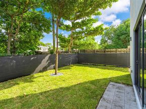 225 NW 40th Ct, Miami FL 33126