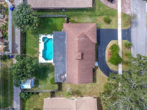 4816 Polk St, Hollywood FL 33021