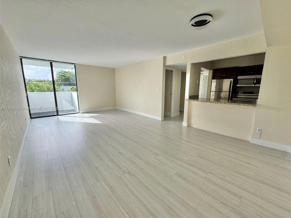 2715 Tigertail Ave 404, Miami FL 33133