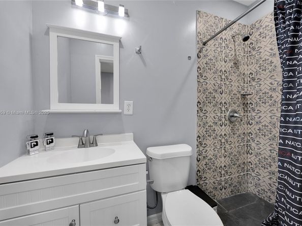 5501 Mckinley St, Hollywood FL 33021