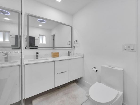 5501 Mckinley St, Hollywood FL 33021