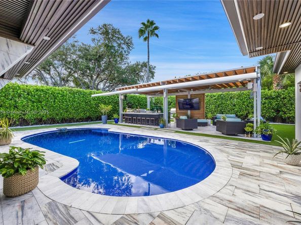 5501 Mckinley St, Hollywood FL 33021
