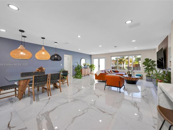 5501 Mckinley St, Hollywood FL 33021