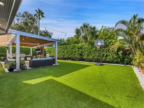 5501 Mckinley St, Hollywood FL 33021