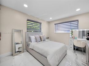 5501 Mckinley St, Hollywood FL 33021