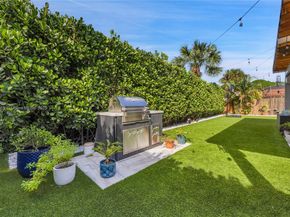 5501 Mckinley St, Hollywood FL 33021