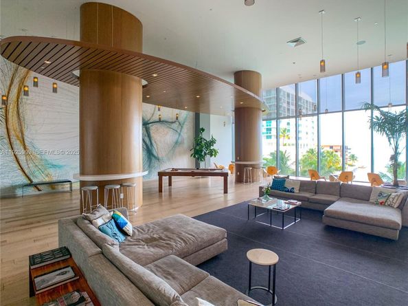 460 NE 28th St 2006, Miami FL 33137