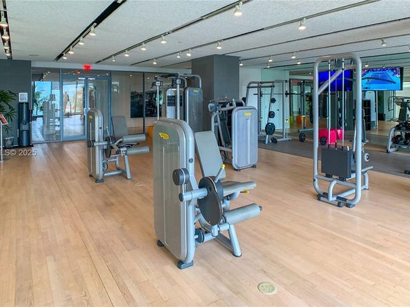 460 NE 28th St 2006, Miami FL 33137