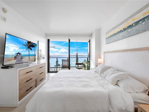 460 NE 28th St 2006, Miami FL 33137