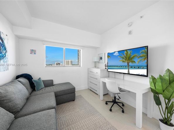 460 NE 28th St 2006, Miami FL 33137