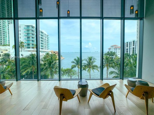 460 NE 28th St 2006, Miami FL 33137