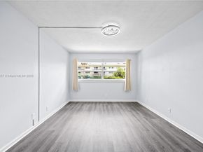 4200 NW 3rd Ct 116, Plantation FL 33317