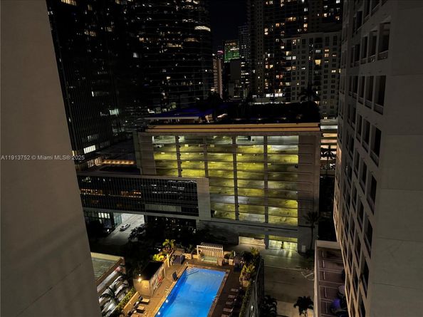 185 SE 14th Ter 1812, Miami FL 33131