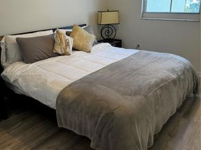 185 SE 14th Ter 1812, Miami FL 33131