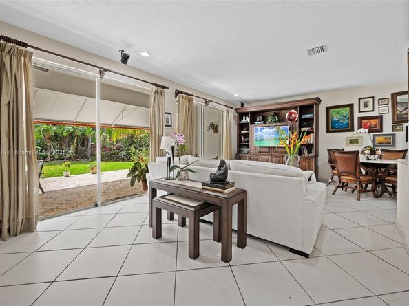 5194 NW 106th Ave, Doral FL 33178