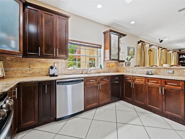 5194 NW 106th Ave, Doral FL 33178
