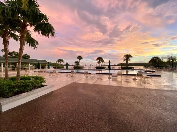 500 Bayview Dr 221, Sunny Isles Beach FL 33160