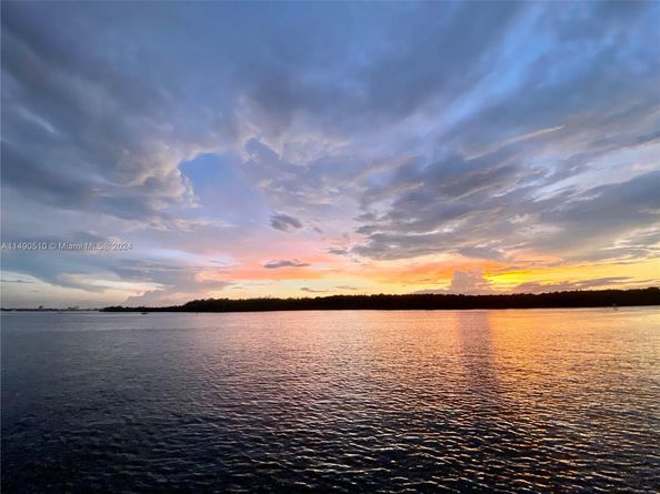 500 Bayview Dr 221, Sunny Isles Beach FL 33160