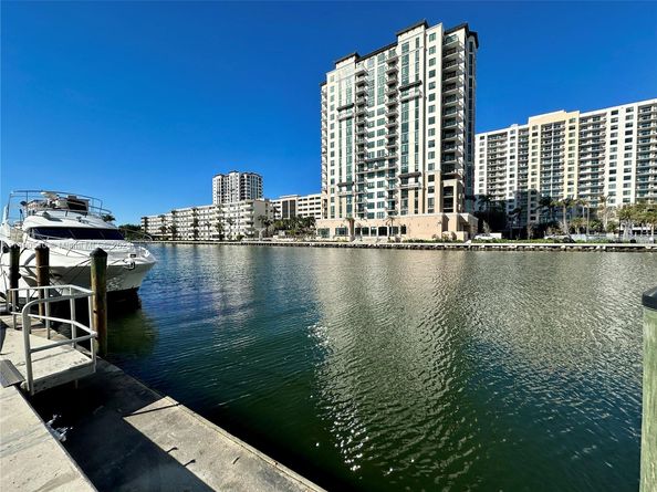 500 Bayview Dr 221, Sunny Isles Beach FL 33160