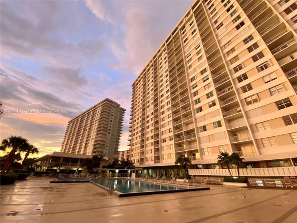 500 Bayview Dr 221, Sunny Isles Beach FL 33160