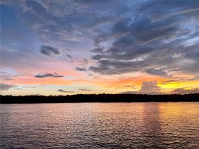 500 Bayview Dr 221, Sunny Isles Beach FL 33160