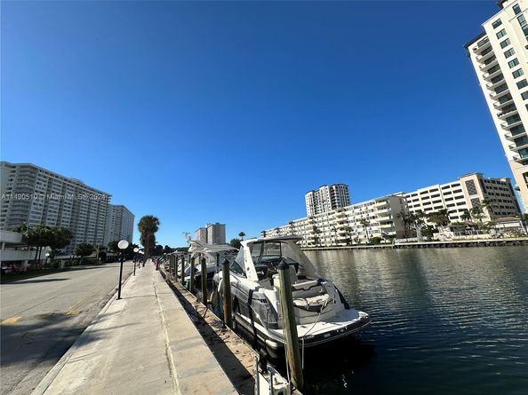 500 Bayview Dr 221, Sunny Isles Beach FL 33160