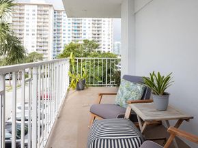 500 Bayview Dr 221, Sunny Isles Beach FL 33160